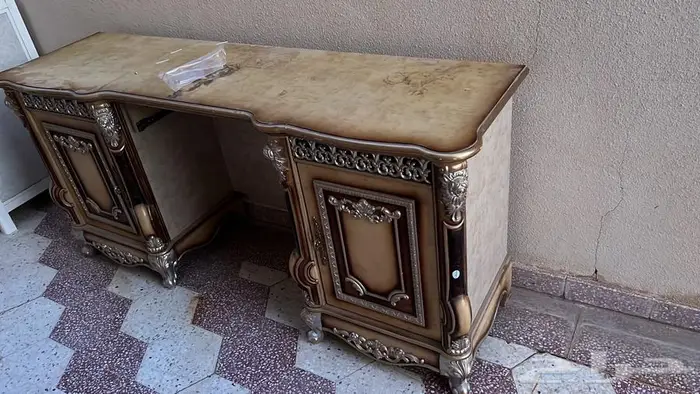 دولاب مستودع وطاولة 1