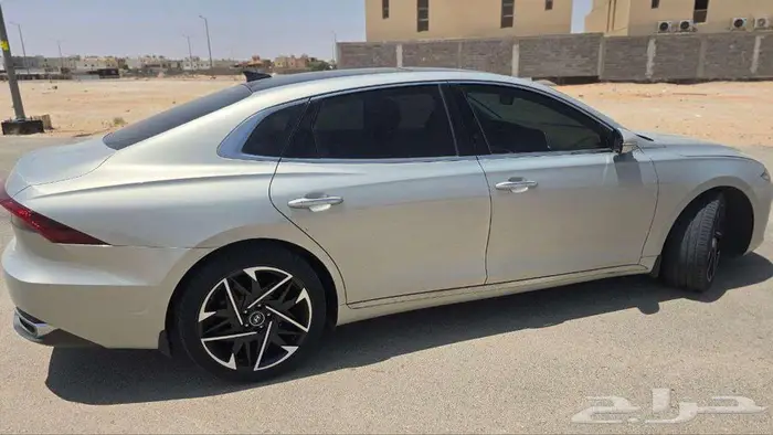 للبيع أزيرا فئة ميد ممشى 47 2