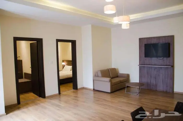 خبرة تنفيذية في صناعة الأثاث الفندقي 15