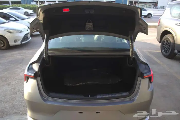 كيا K8 موديل 2026 استاندر 8