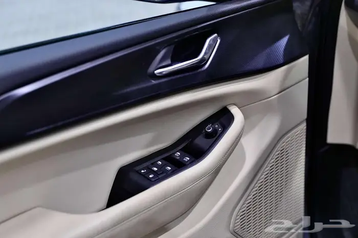 جيب جراند شروكي لاريدو موديل 2025 اقل سعر بالمملكه 5