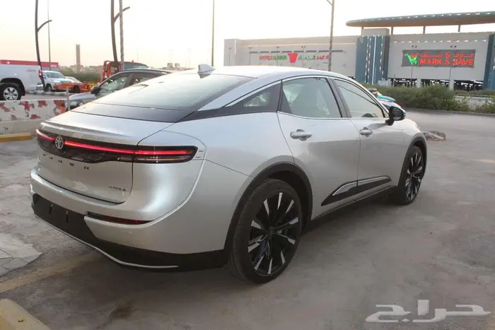 كراون ماجيستا فل كامل هايبرد 2023 اقل كاش واقل تقسيط 4