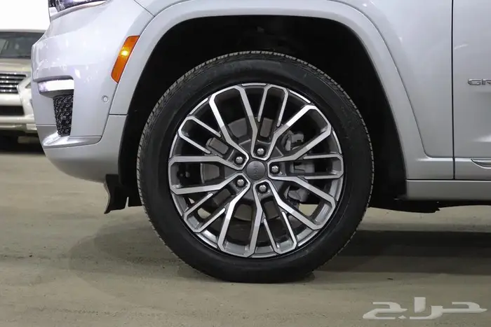 جراند شيروكي 2021 فل كامل سميت 12