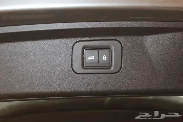 إنفينيتي QX80 سينسورى 2025 18