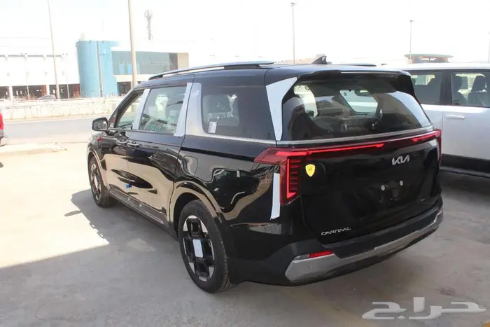 كيا كارنيفال GLS نص فل 2025 4