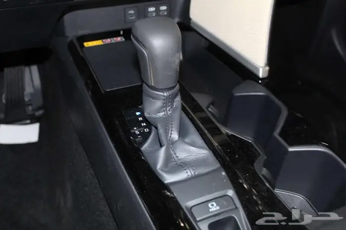 تويوتا كامري LE بنزين 2025 11