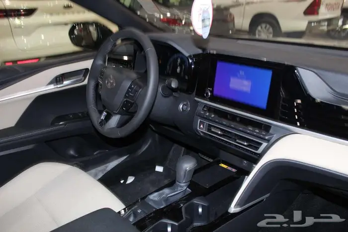 تويوتا كامري LE بنزين 2025 10