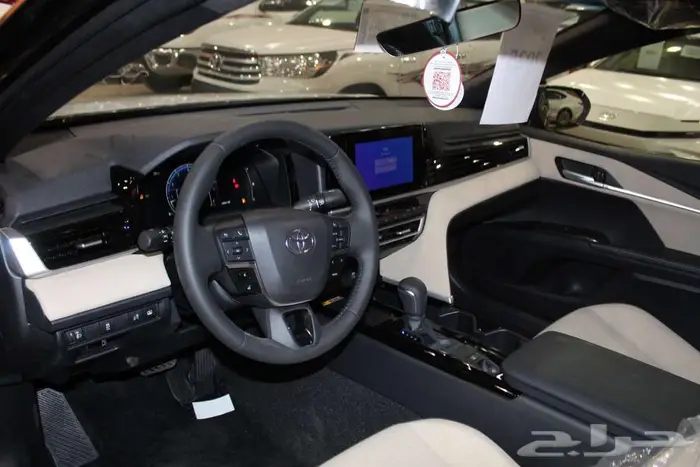 تويوتا كامري LE بنزين 2025 9