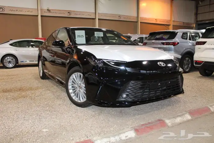 تويوتا كامري LE بنزين 2025 2