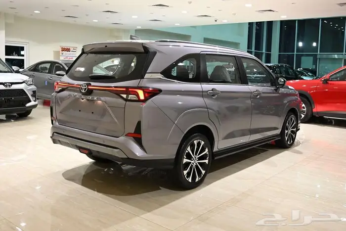 تويوتا فيلوز GLX بنزين 2025 11