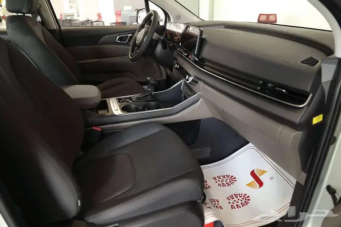 كيا كارنفال GL 2025 رفاهية مطلقة وأداء مميز 6