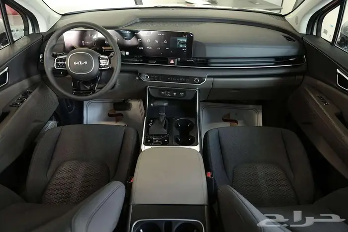 كيا كارنفال GL 2025 رفاهية مطلقة وأداء مميز 11