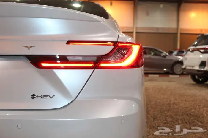 تويوتا كامري LE هايبرد 2025 5