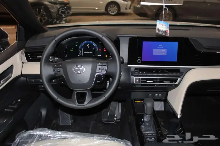 تويوتا كامري LE هايبرد 2025 11