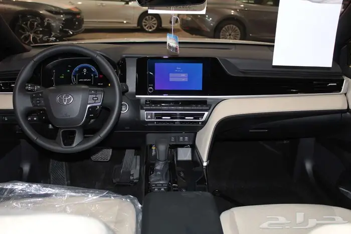 تويوتا كامري LE هايبرد 2025 10