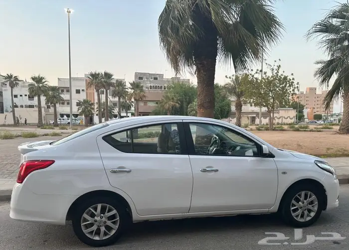 للبيع نيسان صني 2023 نظيفه جدا 2