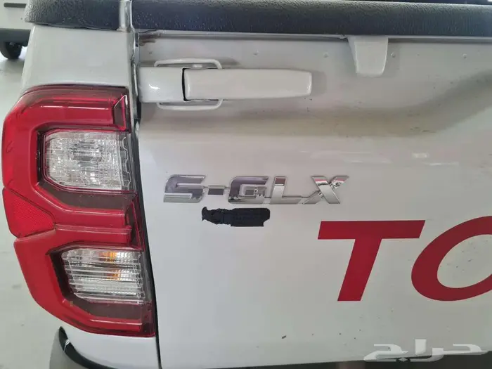 تويوتا هايلوكس S-GLX بنزين 2025 - كاش و أقساط 10