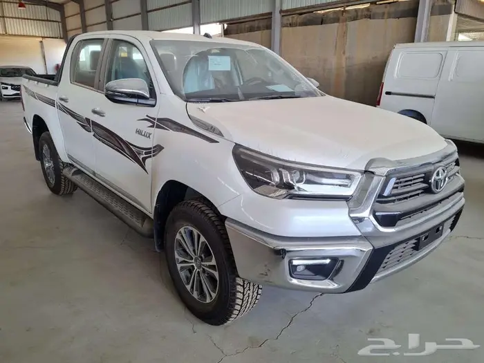 تويوتا هايلوكس S-GLX بنزين 2025 - كاش و أقساط 24