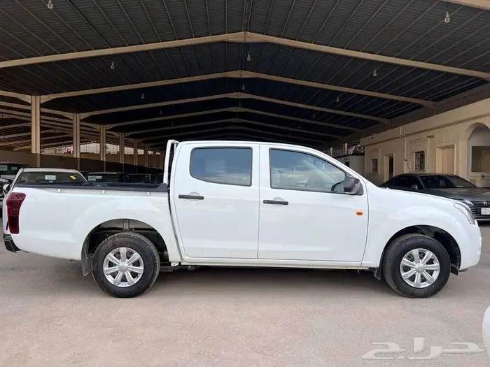 ايسوزو دي ماكس غمارتين ستاندرد موديل 2025 صادر لوحات اقل سعر 5