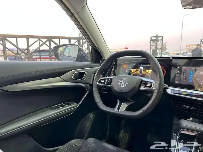 ام جي ون ستاندر 2025 10