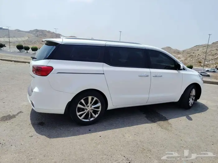 KIA carnival full option diesel 2020 17