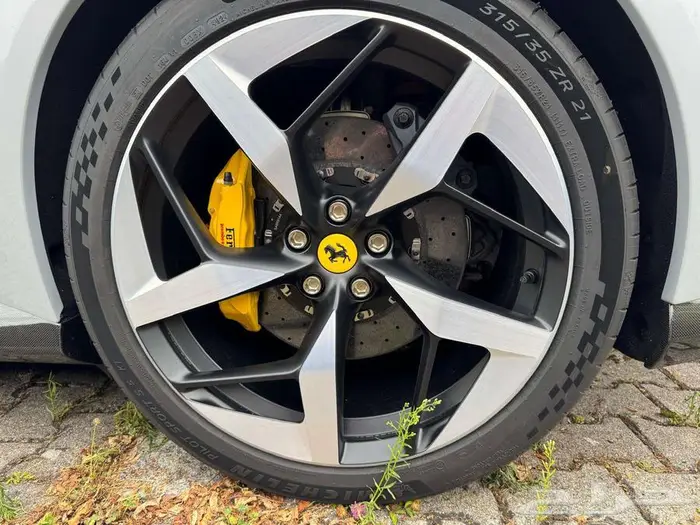 فيراري 12 سلندري Ferrari 12Cilindri 19