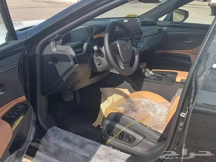 لكزس سيدان ES250 AA بنزين 2025 سعودي 2