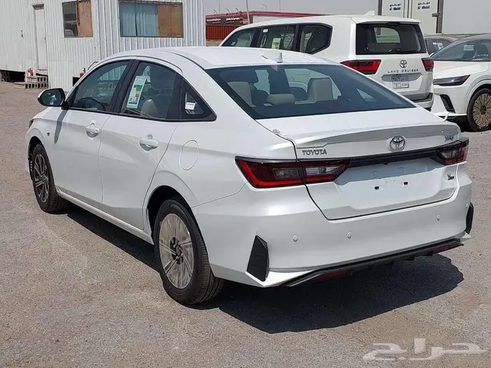 تويوتا يارس واى بلس بنزين موديل 2026 1