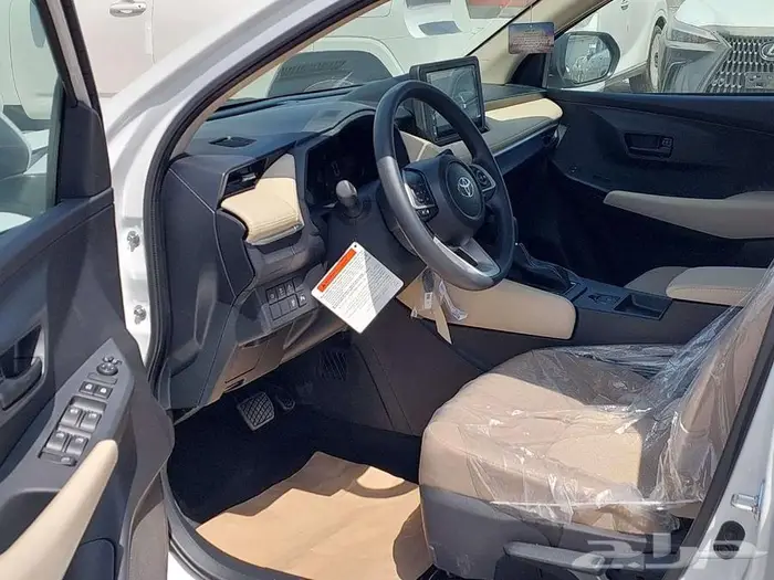 تويوتا يارس واى بلس بنزين موديل 2026 3