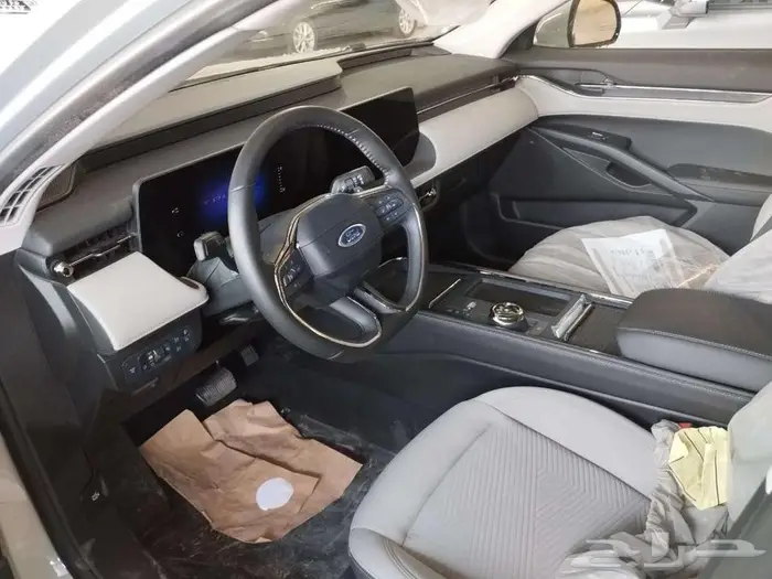 فورد توروس امبيانتي 2026-لون مميز-يوجد 2025 2