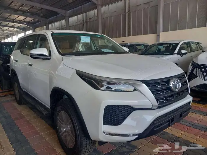 تويوتا فورتشنر GX بنزين بدون دبل أبيض 2025 0