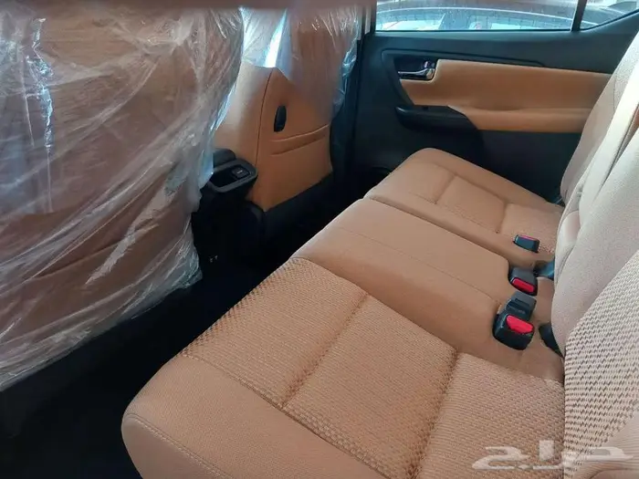 تويوتا فورتشنر GX بنزين بدون دبل أبيض 2025 6