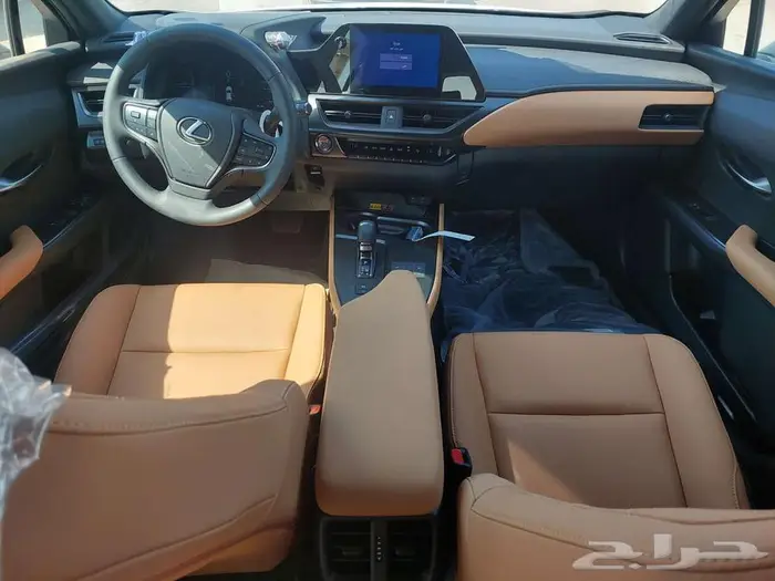 لكزس UX300 H AH هايبرد 2024 سعودي 5