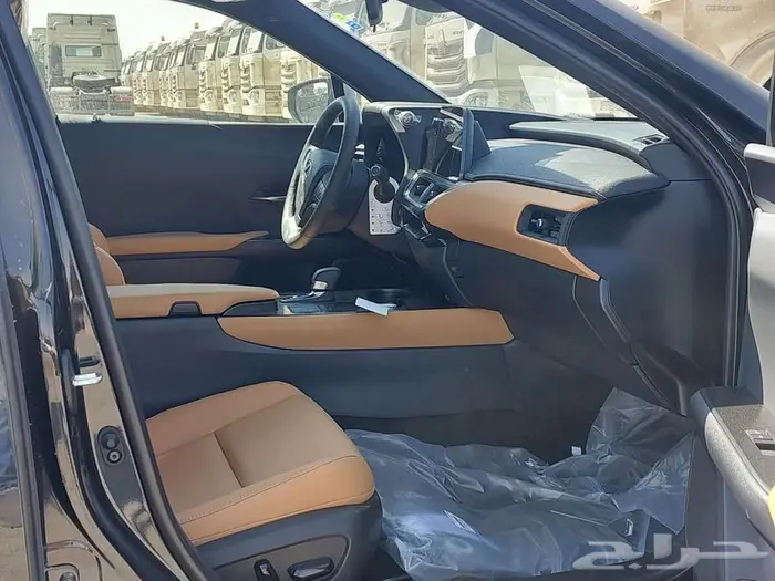 لكزس UX300 H AH هايبرد 2024 سعودي 2