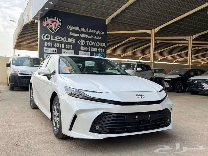 كامري أستاندر E هايبرد 2025 متاح اقساط و كاش 0