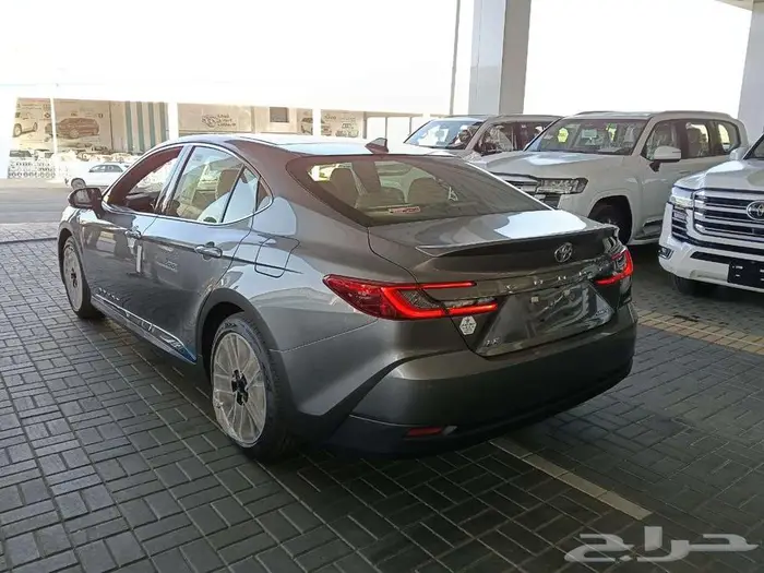 تويوتا كامري LE هايبرد م 2025 - سعودي 8