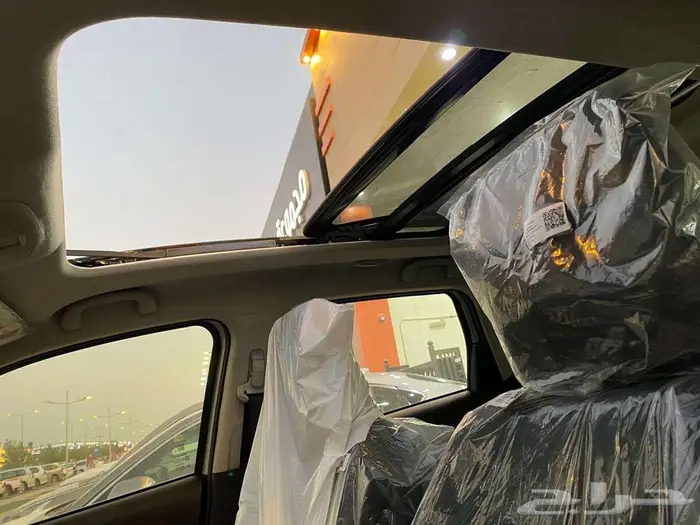 تويوتا اوربان كروزر 2025 4 كاميرات محيطية فتحة سقف بانوراما 15