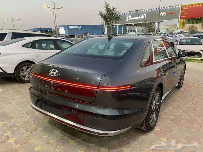 هيواندي ازيرا 2026 خليجي كلاسيك 6 سلندر (اصفار) 3