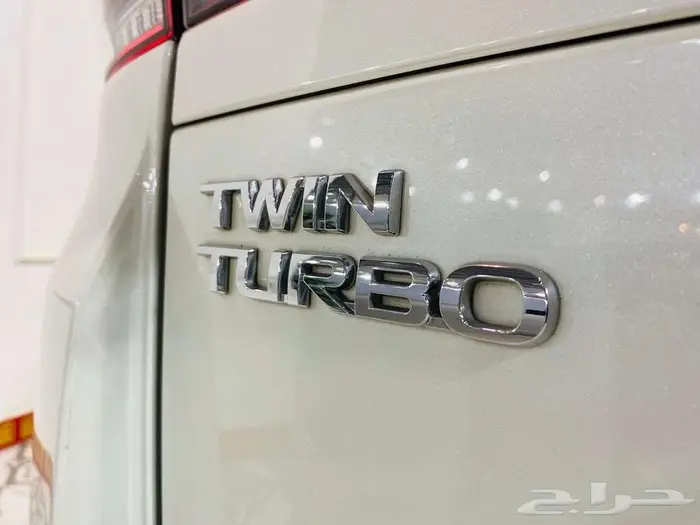 لاندكروزر VXR فل كامل موديل 2022 10