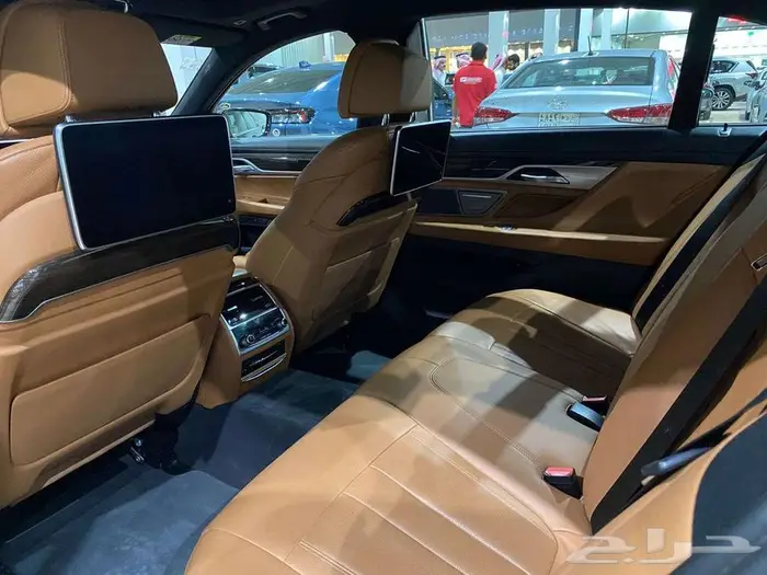 BMW 730i 2022 Naghi فل كامل 13