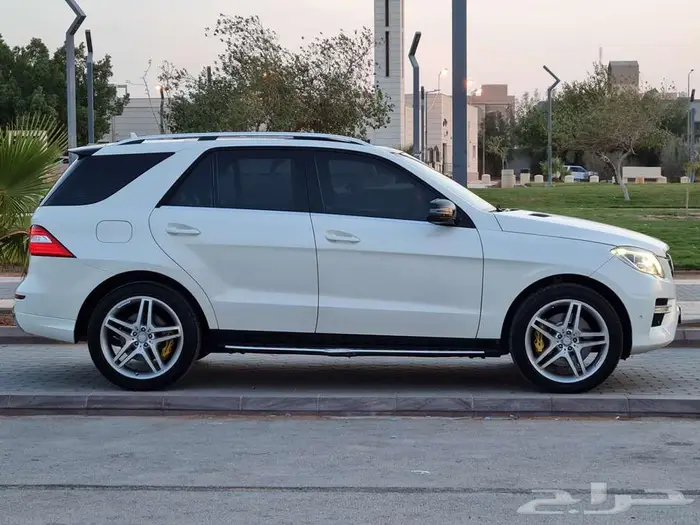 مرسيدس ام ال 350 بحاله ممتازة 3