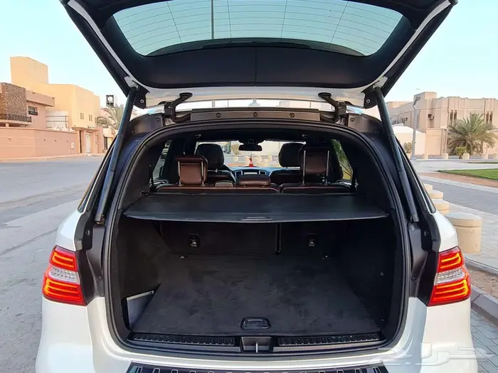 مرسيدس ام ال 350 بحاله ممتازة 32