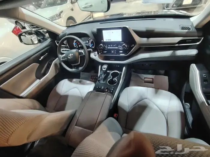 هايلاندر GLE هايبرد مستعملة موديل 2024 حبه فقط 30