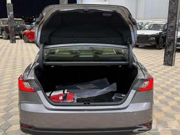 تويوتا كامري E بلس 2025 أداء مميز بقسط ميسر 8