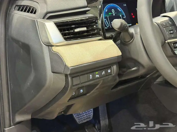 تويوتا كامري E بلس 2025 أداء مميز بقسط ميسر 10