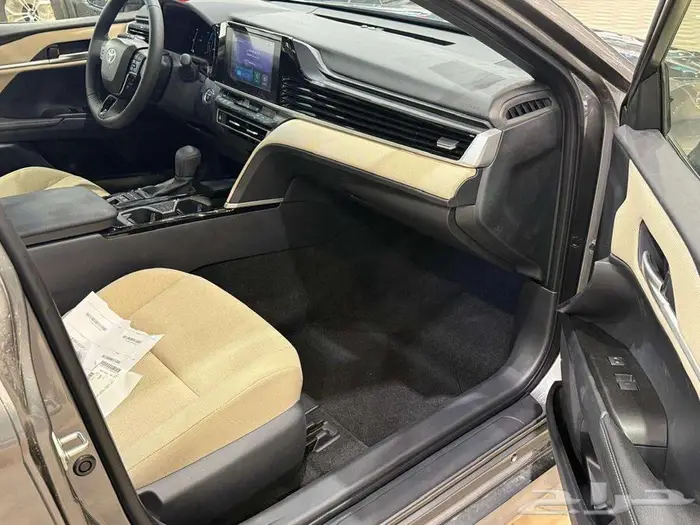 تويوتا كامري E بلس 2025 أداء مميز بقسط ميسر 12