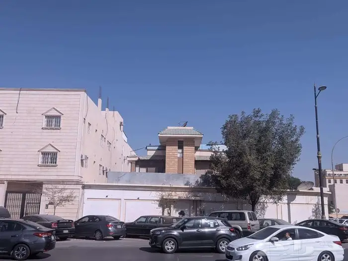 فيلا مميزة للبيع بقيمة أرض   حي الملز (الرياض) 1
