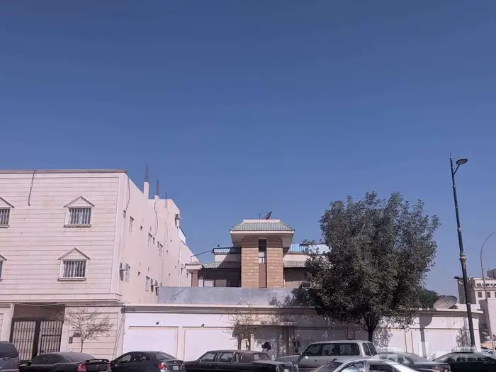 فيلا مميزة للبيع بقيمة أرض   حي الملز (الرياض) 2