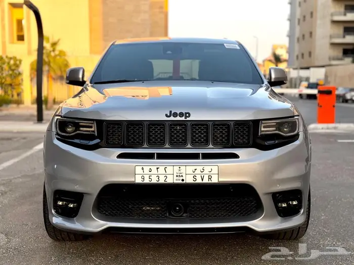 للبيع جيب جراند شروكي SRT 2019 3