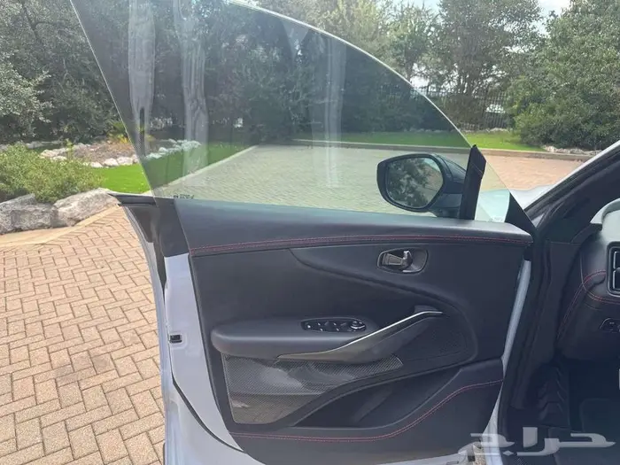 استون مارتن DBX 2022 بسعر 583 الف واصل للبيت 14